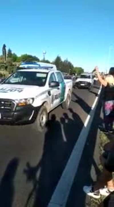 No es un poco exagerada la cantidad de refuerzo policial?