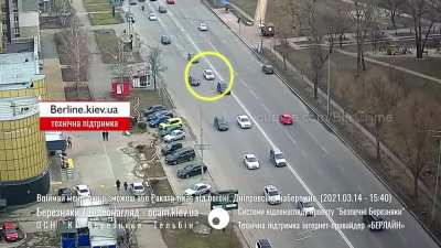 Police vs Delivery Scooter. Due to the lack of beginning I am not sure what’s going on
