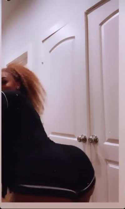 😝🍑