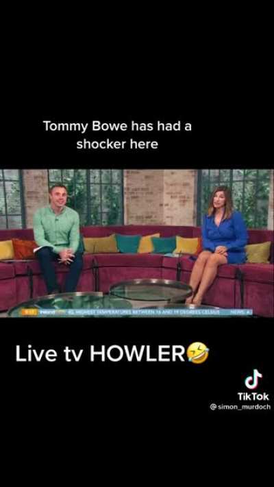 Tommy Bowe absolutely fucked it.