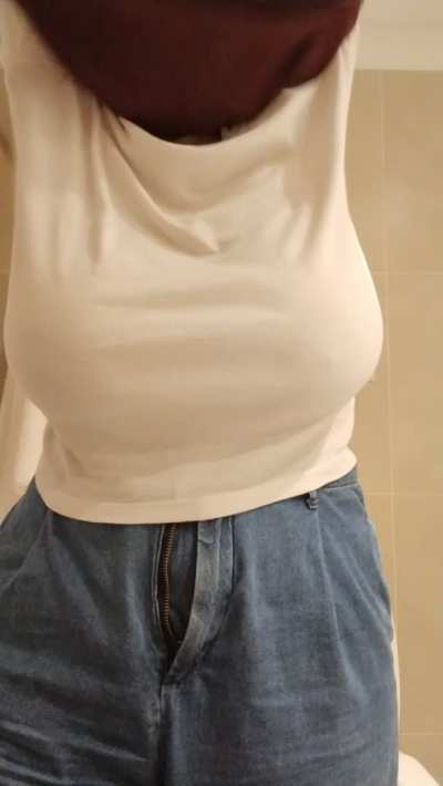 going braless is quite fun [oc]