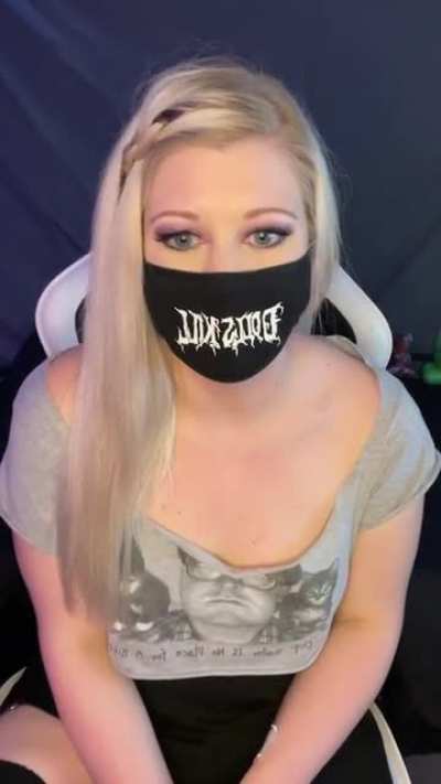 Auror<wbr>a.moo<wbr>n.dra<wbr>gon66<wbr>6 go give her a follow on IG. Shes super nice and sexy🥰<wbr>🥰🥰