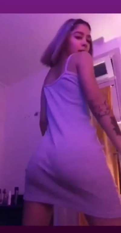 Taichu moviendo el culo 2