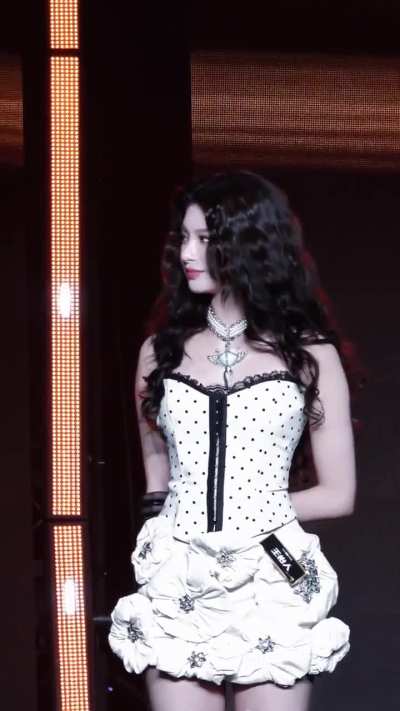 251228 Yiren at Sohu dance event