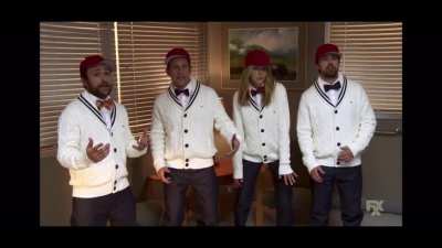 The Gang Gets Quarantined has to be one of the greatest episodes ever of Sunny. Upon casually rewatching, I spit my food out when Dennis started singing. 😂 💀