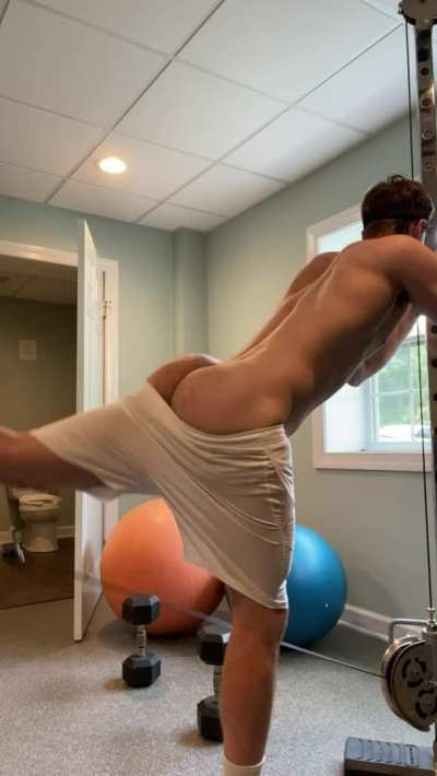 How’s the booty looking? (m)