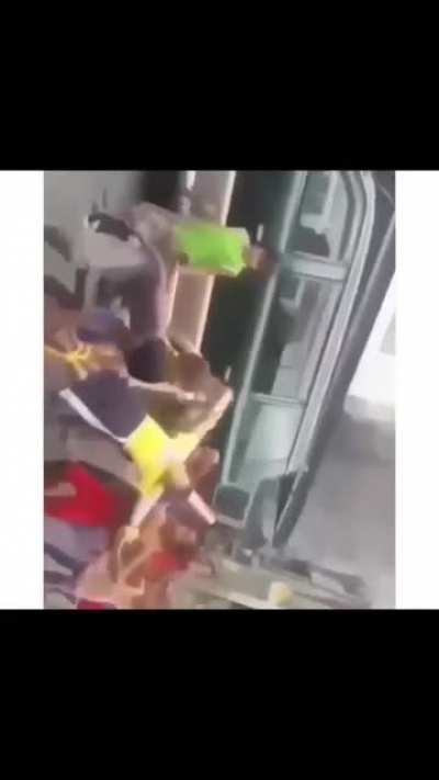 Ayo wtf