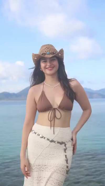 Liza Soberano