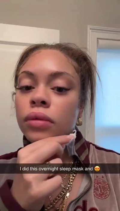 Love her lips