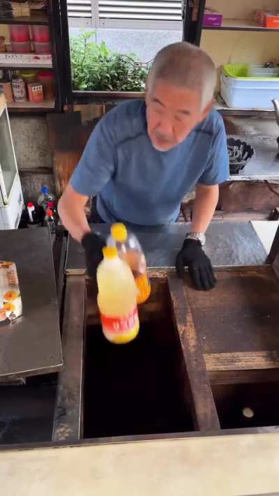 Setting up a traditional & generational Japanese food stall in Fukuoka