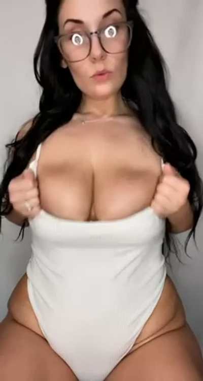 Tell me your thoughts on fucking a MILF.