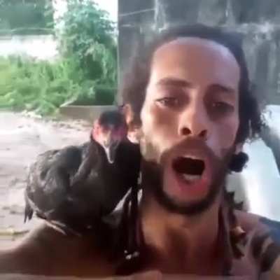 a risada desse cara
