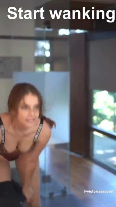 Barbara Palvin be like 