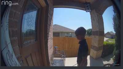 Kid shows up to black peoples house with whip