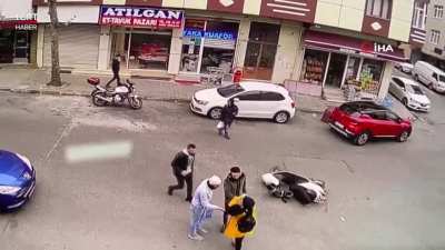 WCGW not looking at both sides carefully while crossing the road (also, talking on the phone)