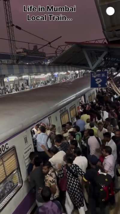 Guys, What have your experiences been in Mumbai Local Trains ??