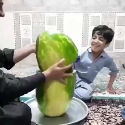 How to cut a watermelon