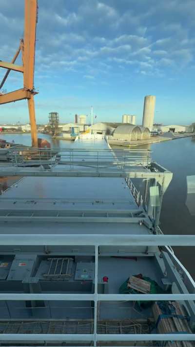 Tight maneuvering in Goole, UK