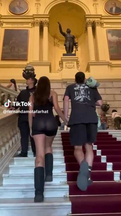 Sheer museum walk