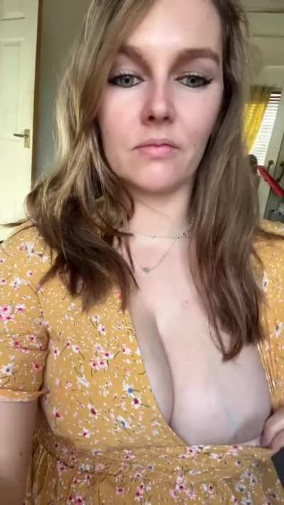 Mom of 3 and this is my Titty Tuesday contribution ☺️
