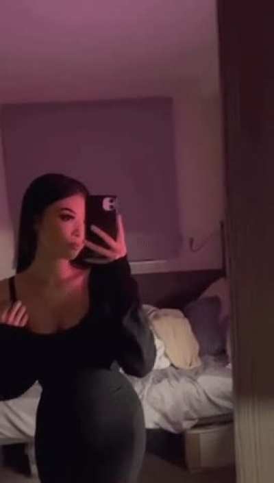 [Reddit] It’s so hot knowing that she’s been rammed by the biggest dicks balls deep and still told them to go harder.