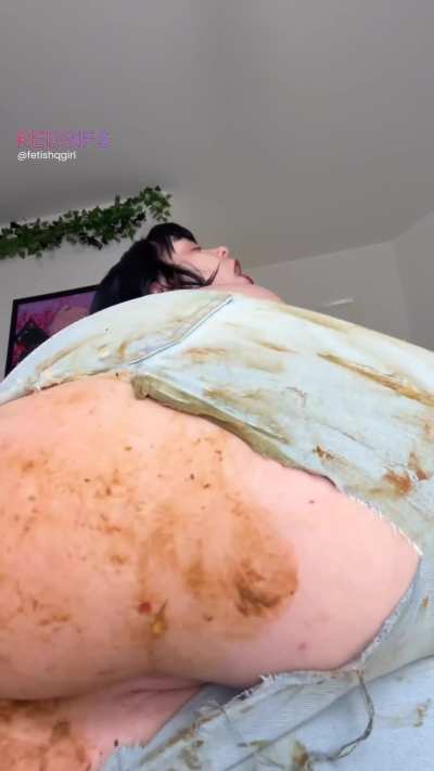 [F] I need to smother you with my scat covered big booty 🥹💩😵‍💫