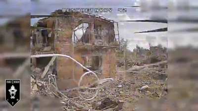 Ukraian drones of 1 assault batalion 92 assault brigade destroyig buildings with russians