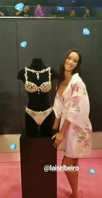 Fantasy Bra (2017)