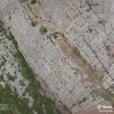 Why?... No wheel on the zipline... keeps touching the line.....