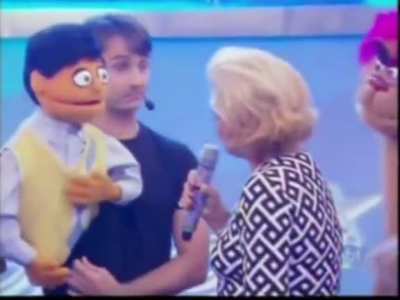 Quem tem fone que so funciona no lado esquerdo se fudeu