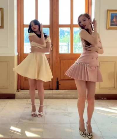 Mina & Nayeon
