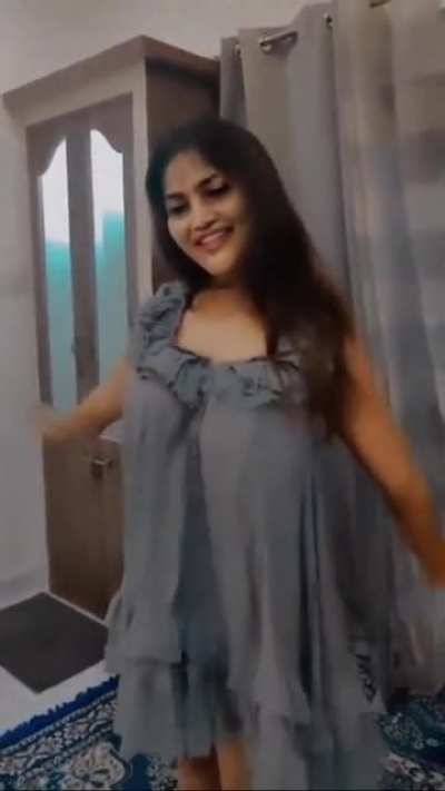 How do you like this braless bouncing titties