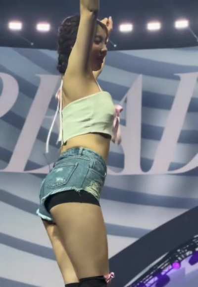 Nayeon 🍑