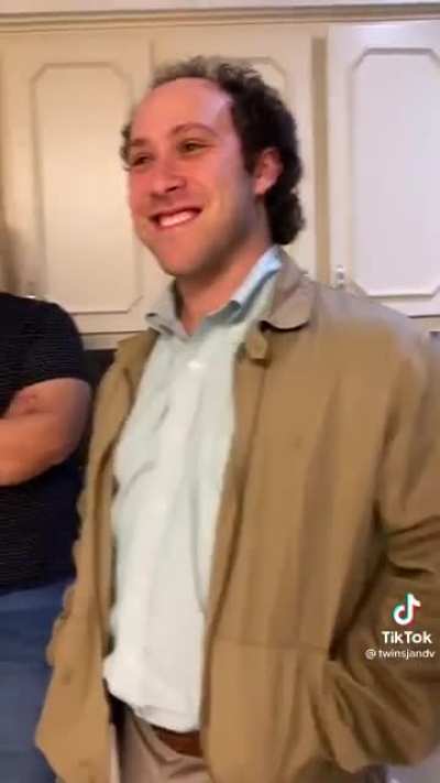 Happy pregnancy announcement cut scream