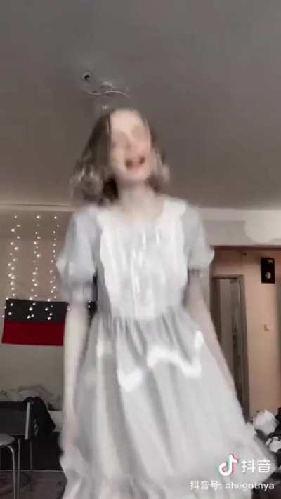洛丽塔还是洋妞穿起来好看，支女真比不了