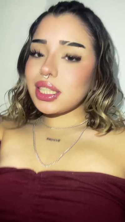 I feel so horny after work, I just wish I had one call away cock, huhu