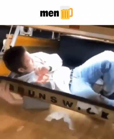 👹