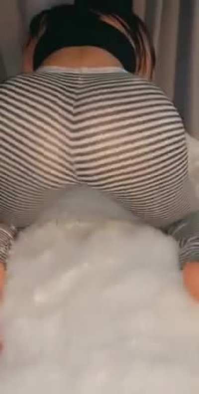 Juicy booty🔥