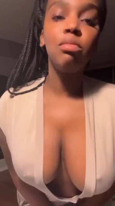 👀