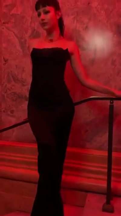 Gorgeous in Black 