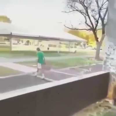 '-'