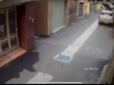 Chaotic alley in Vietnam