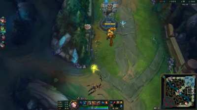 I saw the Evelynn Q through the wall and tried to make a smart play...