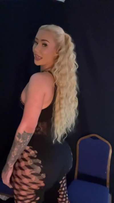 Love Iggy’s giant ass