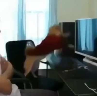 Moldy gamer good boy