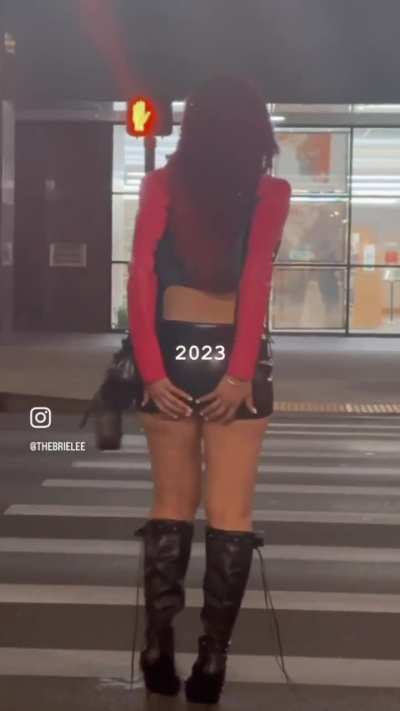 Brie Lee ass