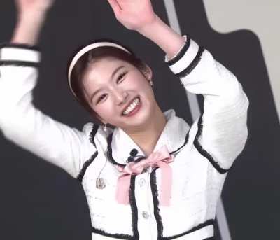 Sana aegyo