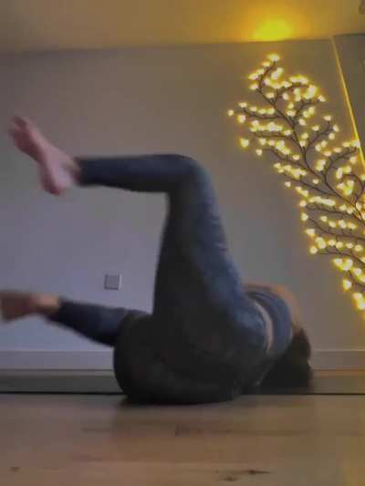 Random Yoga Bitch On Instagram! They know what we wanna see 💦🔥