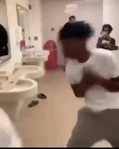 I don’t know the problem people just be fighting