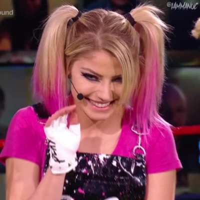 Alexa Bliss 😁👋